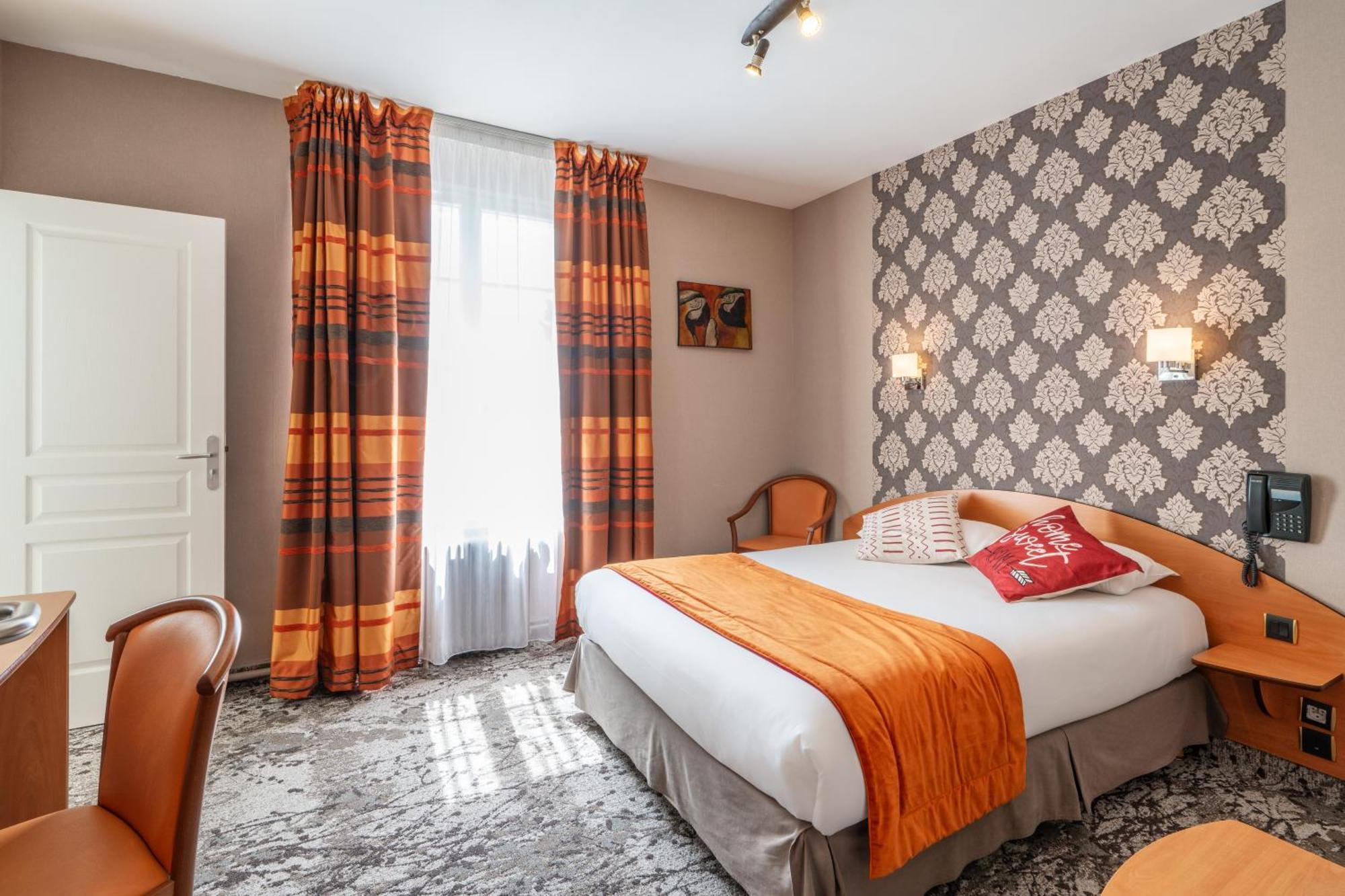 Hotel Des Ducs อาล็องซง ภายนอก รูปภาพ